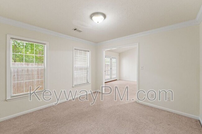 Foto del edificio - 9029 Baker Ct