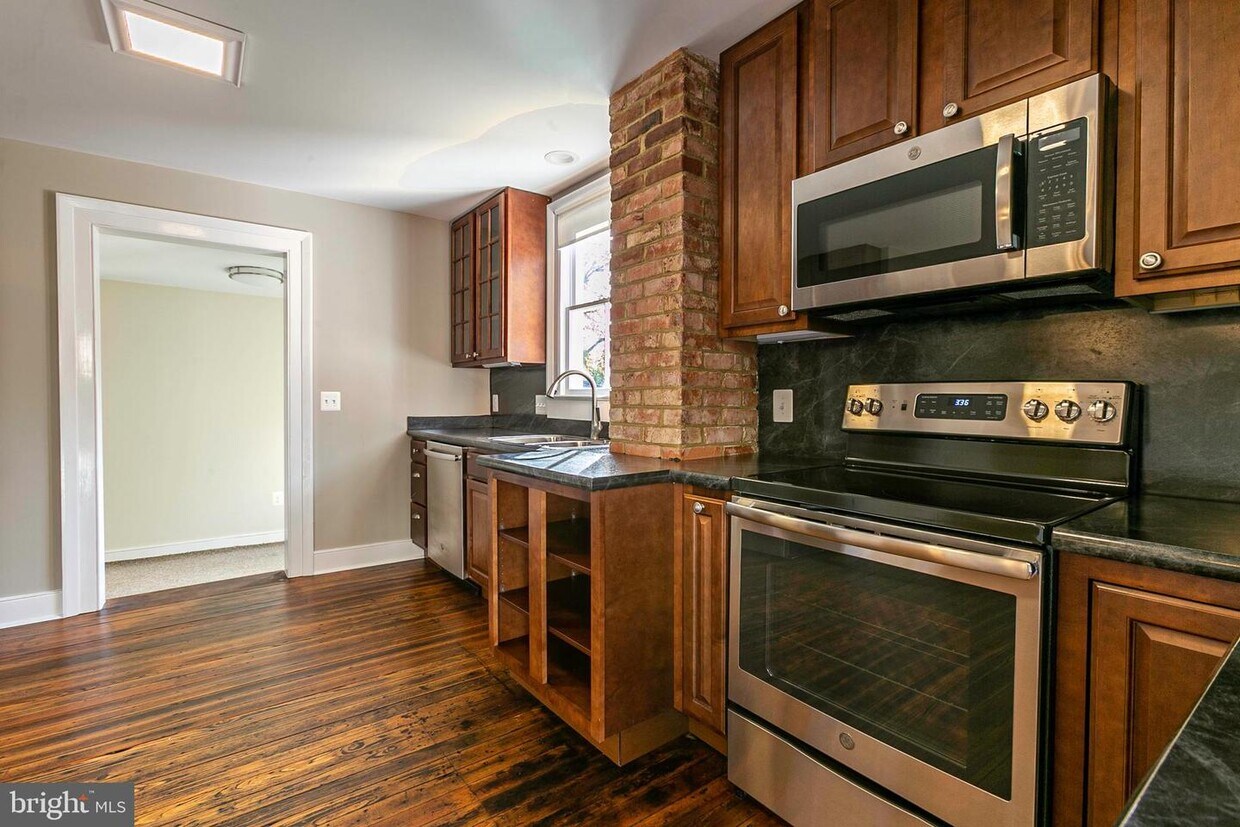 Foto principal - 906 S East St