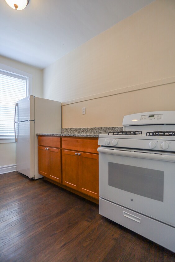 Primary Photo - 2510 W Shakespeare Ave
