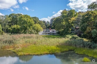 Building Photo - 4 Shagbark Rd