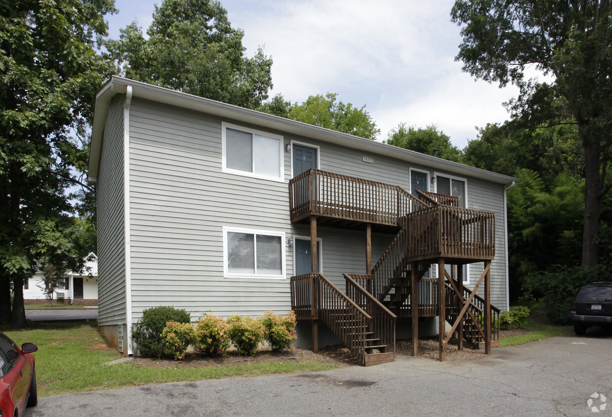 Primary Photo - Riverview Studio Apartments