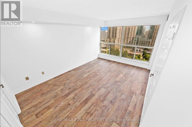 Building Photo - 335 Webb Dr