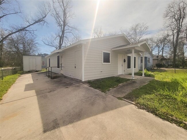 Building Photo - 617 Avenue I