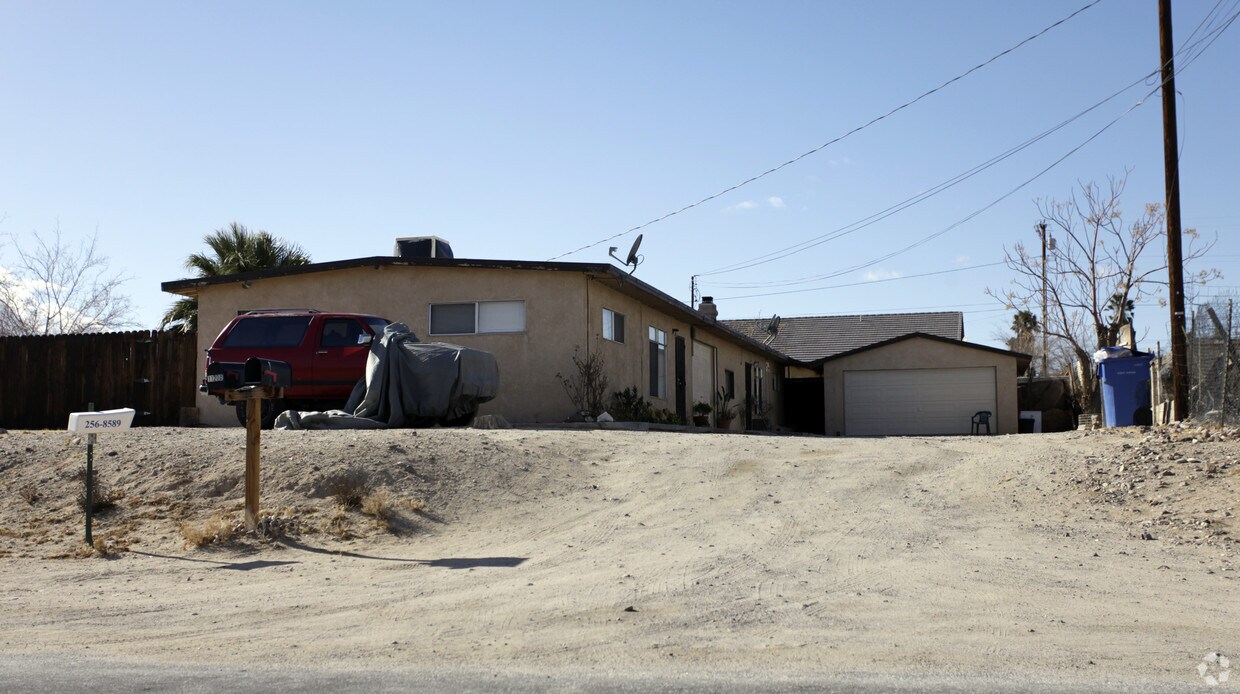 Foto principal - 1120-1130 Wisteria Ave