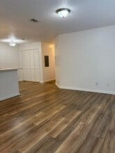Building Photo - 100 Kazmira Ct