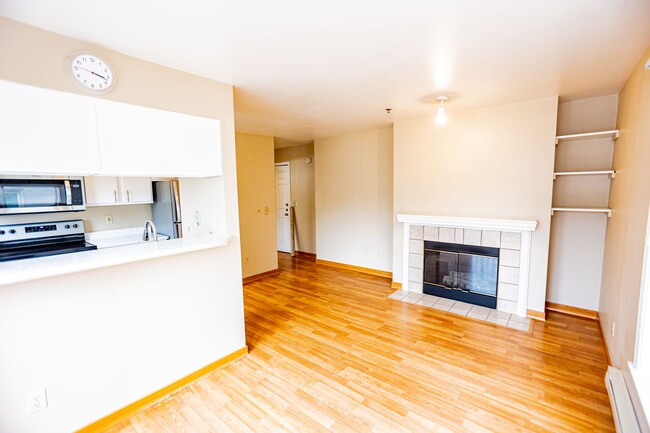 Building Photo - 1 Bed 1 Bath Condo in Capitol Hill