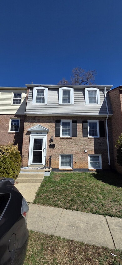 Upper level of townhome - Upper level of townhome
