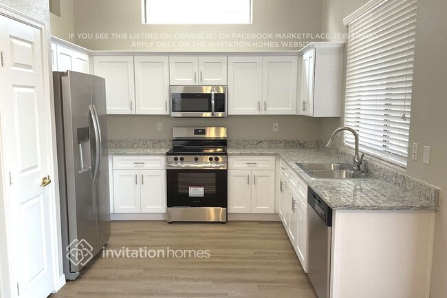 Building Photo - 14342 W Avalon Dr