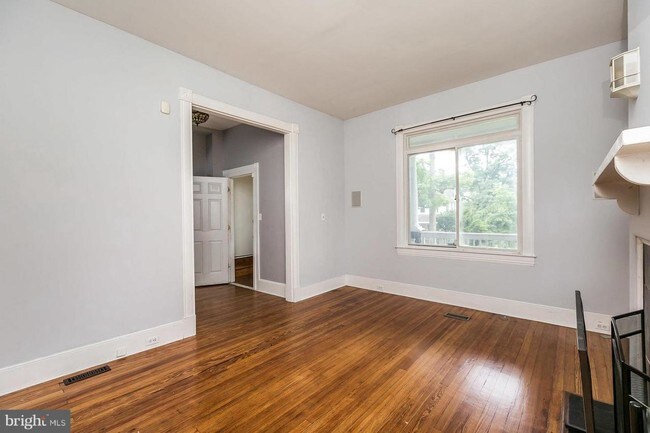 Foto del edificio - 2611 Royal Oak Ave