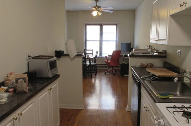 Building Photo - 719 W Roscoe St