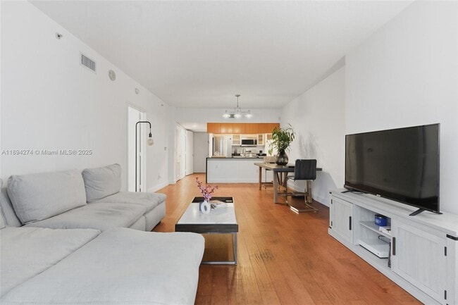 Foto del edificio - 1750 N Bayshore Dr