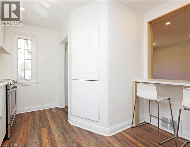 Photo du bâtiment - 131 Presley Ave