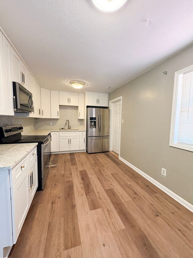 Building Photo - Available Soon: 3 Bedroom 2 Bathroom- No Pets