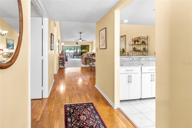Building Photo - 4660 La Jolla Dr