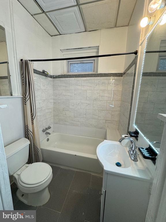 Foto del edificio - 623 N 64th St