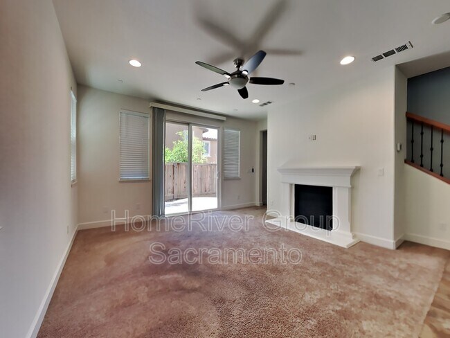 Building Photo - 850 Blossom Rock Ln