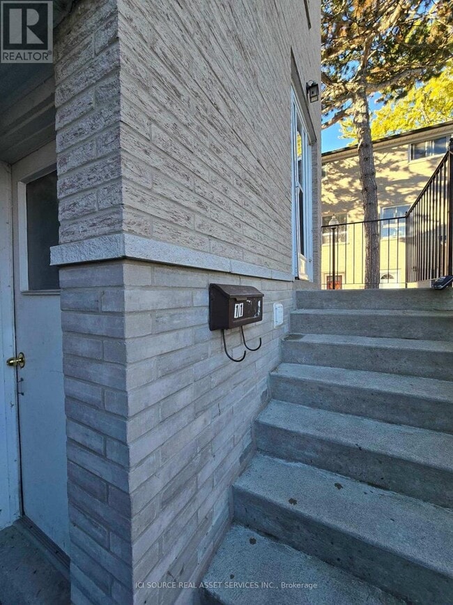 Building Photo - 2 Liszt Gate