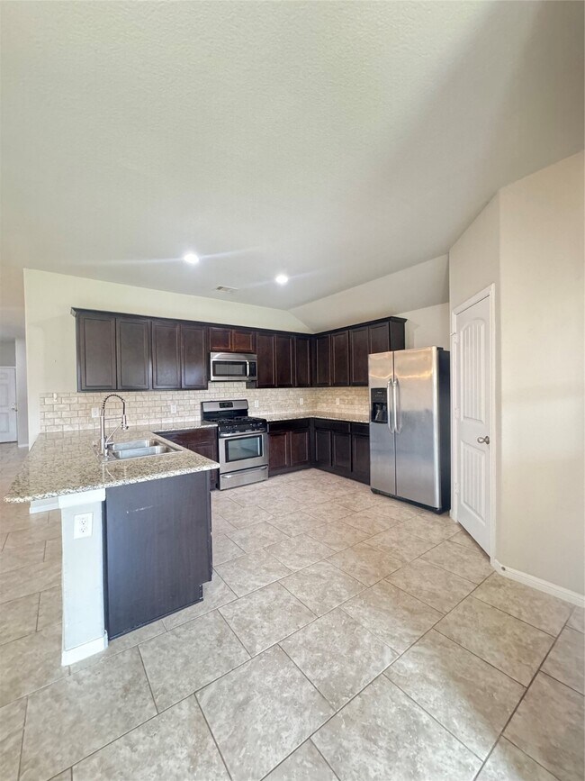 Foto del edificio - 3011 Darlington Ct