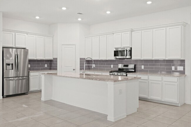Building Photo - 4915 Sierra Ridge Dr