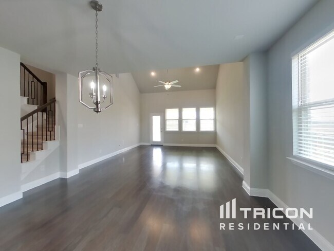 Foto del edificio - 325 Bitterroot Ct