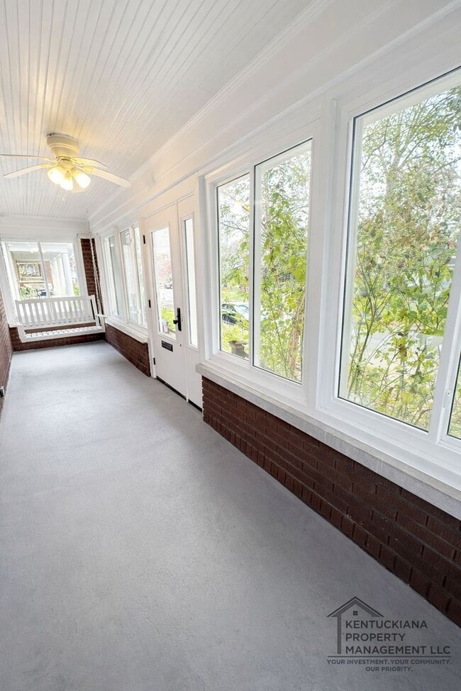 Photo - Gorgeous Renovated Highlands Bungalow – Available for Rent! House