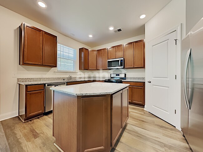 Building Photo - 476 Coopers Hawk Drive
