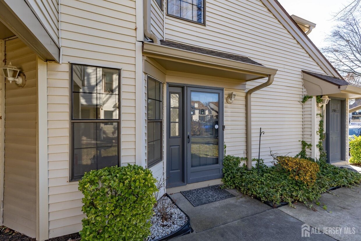 Foto principal - 2301 Bayhead Dr