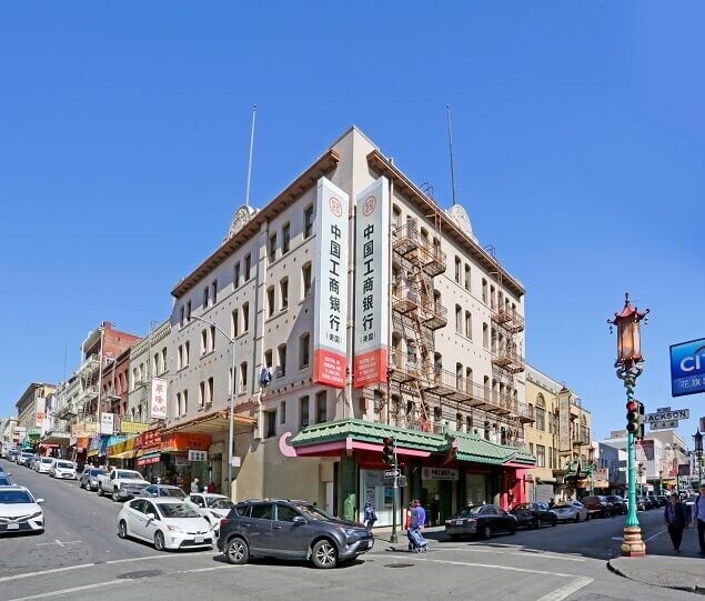 San Francisco’s famous Jackson Street runs through Chinatown