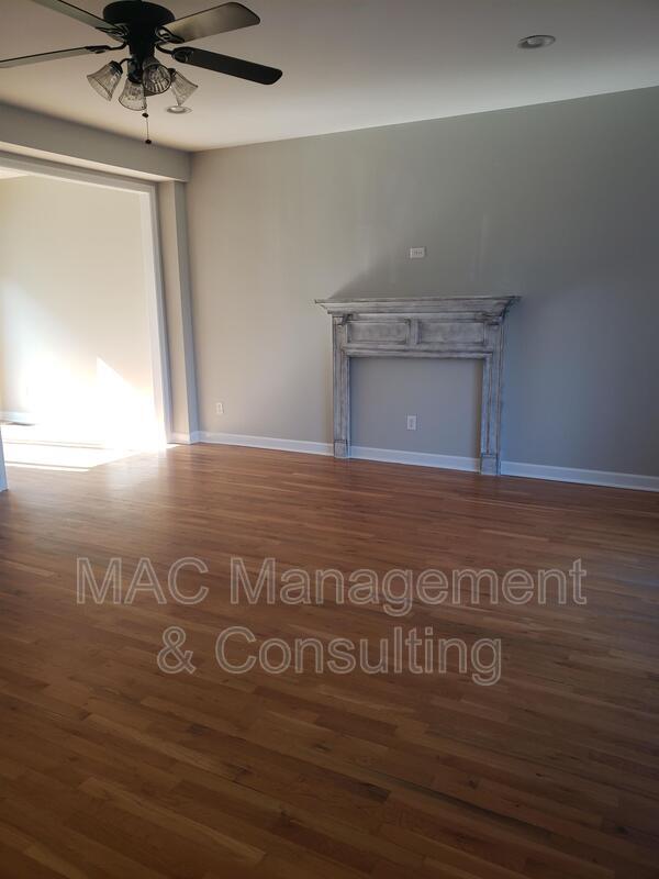 Building Photo - 1028 Nottingham Dr