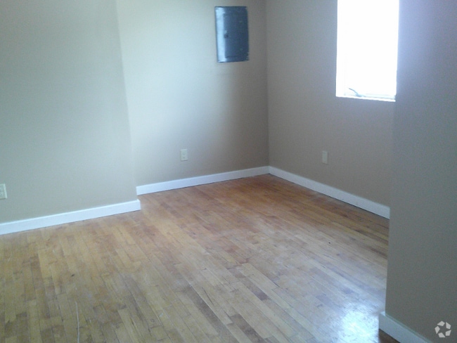 Building Photo - 1376 NY-7
