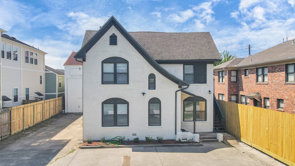 Primary Photo - 1812 Wheeler Ave
