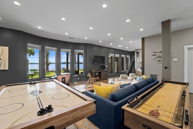 Building Photo - Lake Norman Getaway