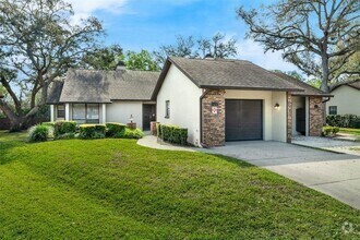 Building Photo - 123 Golf Club Dr