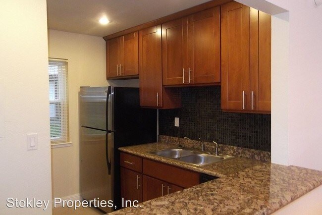 Building Photo - 1543 Parkwood Pl