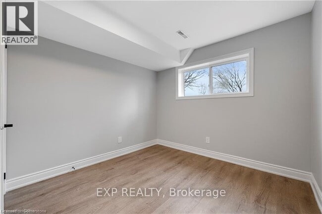 Photo du bâtiment - 8059 Aintree Dr