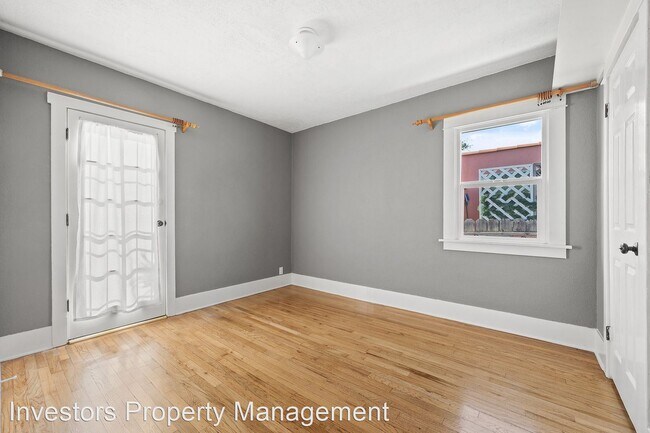 Building Photo - 1 br, 1 bath House - 2742 E. 17th St.