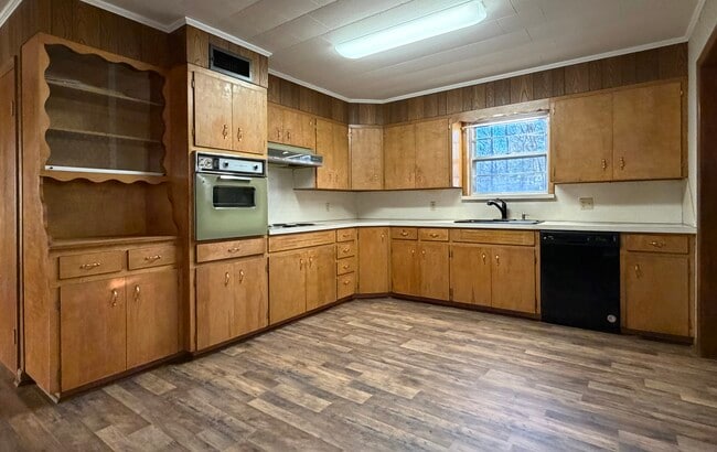 Building Photo - 518 5th St