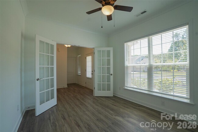 Foto del edificio - 11224 Smokethorn Dr NW