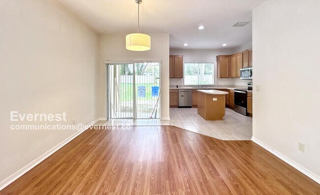 Foto del edificio - 10545 Shady Falls Ct