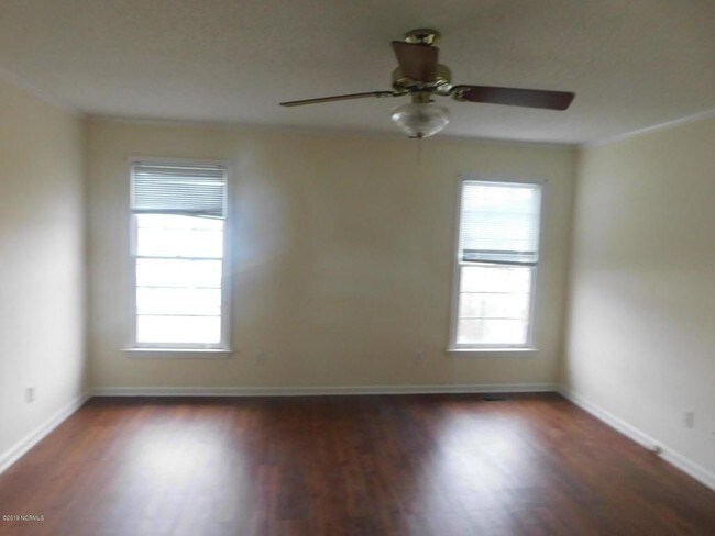 Building Photo - 3824-M10 Sterling Pointe Drive