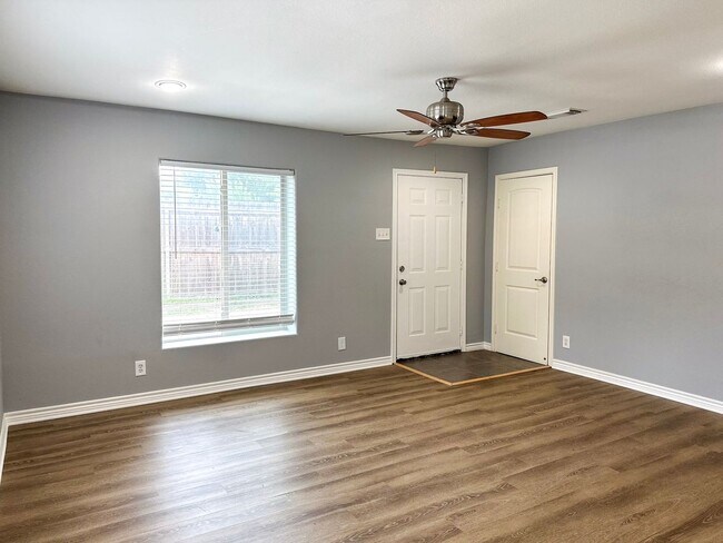 Foto del edificio - 5214 Lane St
