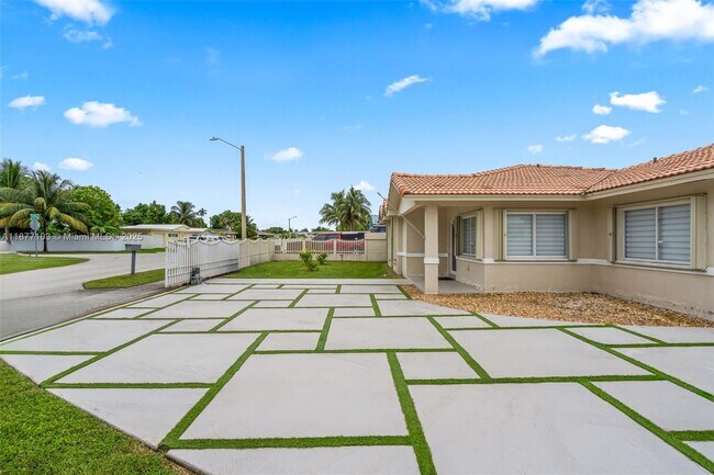 Building Photo - 11380 SW 180th St