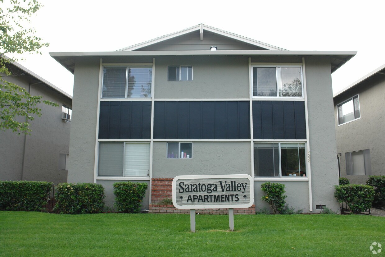 Building Photo - 4230 Payne Ave