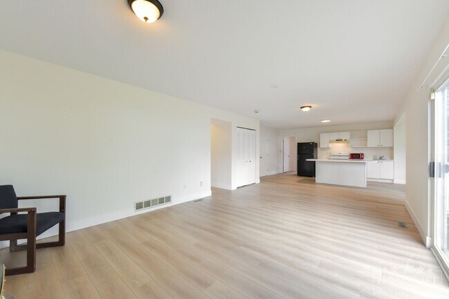 Building Photo - Bright 2 Bedroom Ground Level Lower Suite in Clayton Heights with Private Patio and Optional Flex...