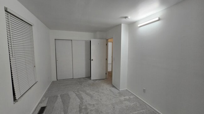 Building Photo - 5179 Springdale Blvd