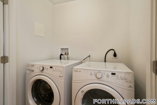 Foto del edificio - 128 Roxbury St