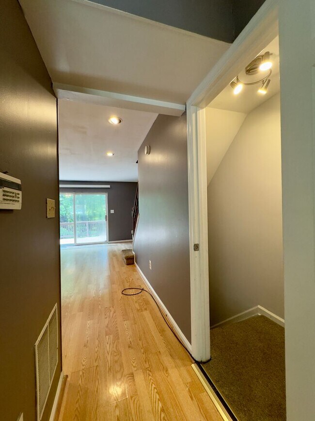 Building Photo - Charming 3Bed/1.5Bath in Evesham Park