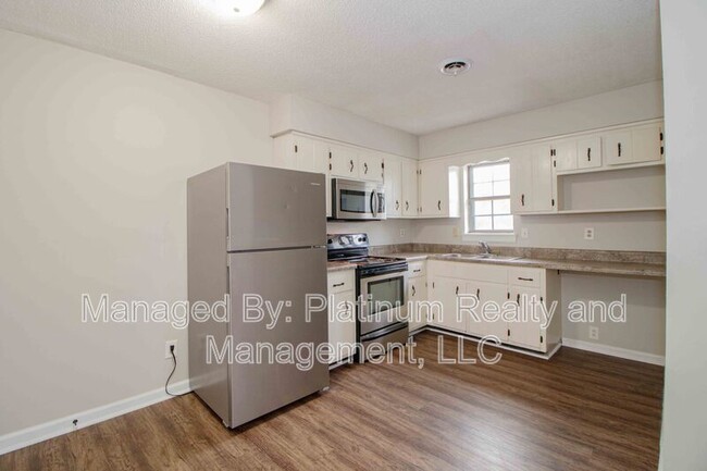 Foto del edificio - 8-408 Thompsonville Ln