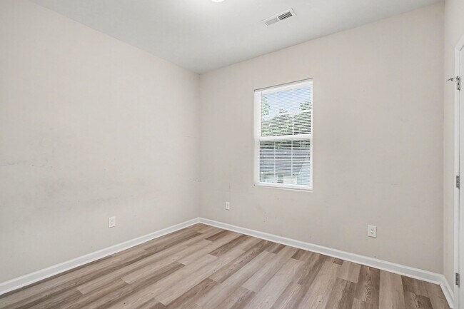 Foto del edificio - 635 Johns Ln