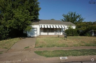 Building Photo - 4321 Boren Ave